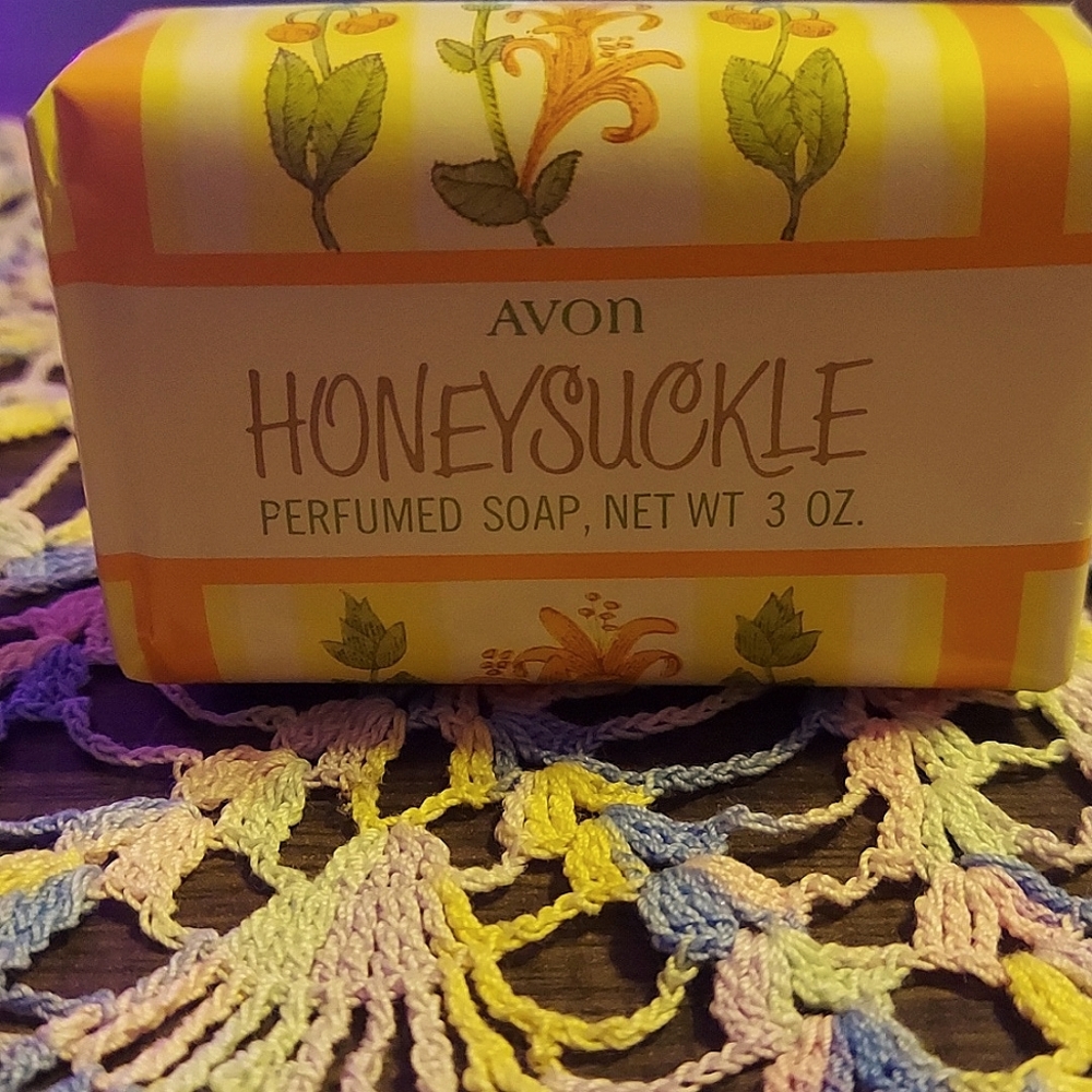 Soap Vintage Avon Honeysuckle Scented Bar